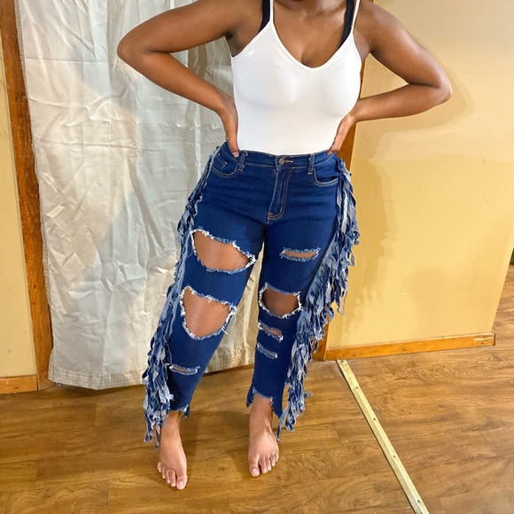 Denim Jeans with fringe on the seams - Picture 2 of 6